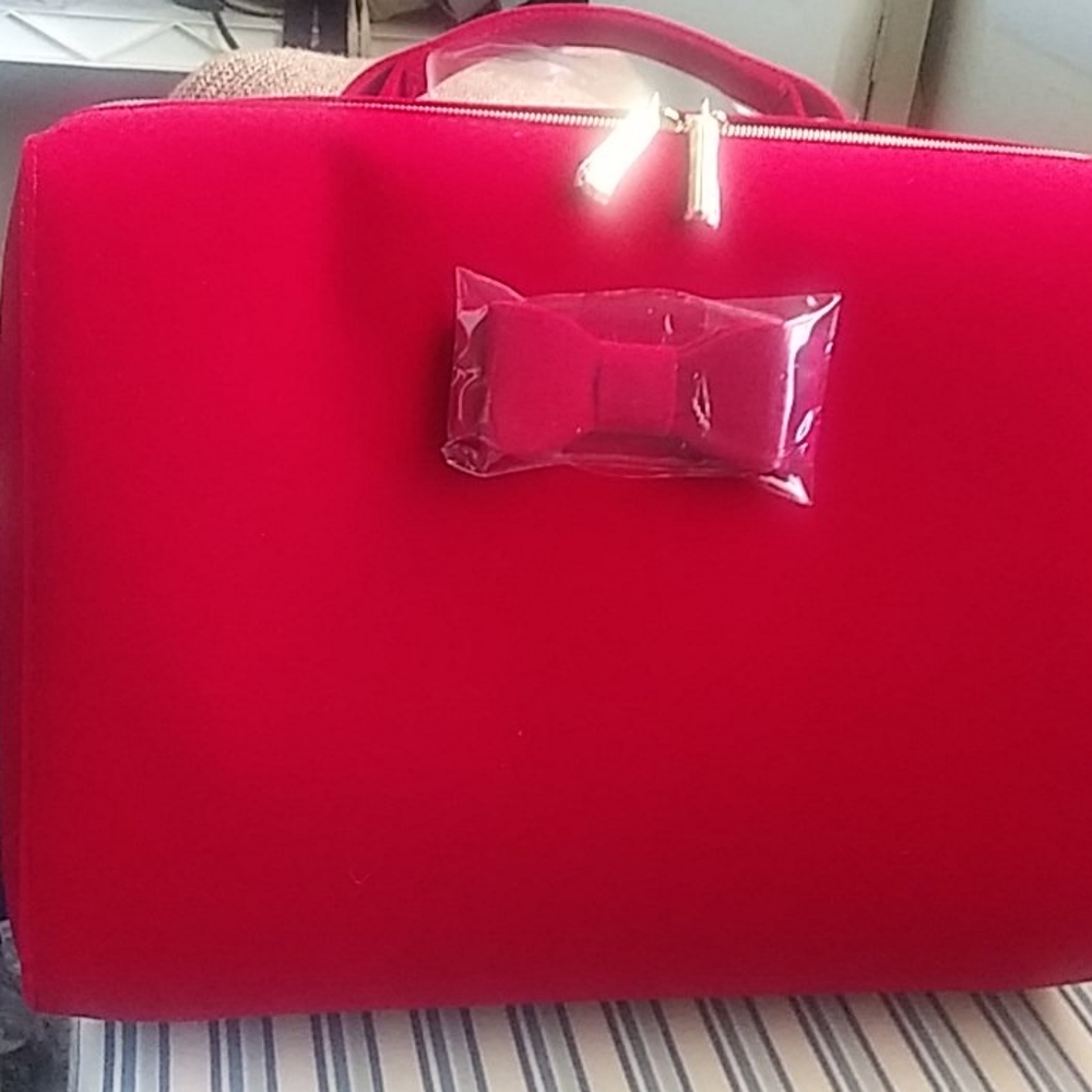 Estee Lauder Red Velvet Cosmetic Makeup Bag Train New